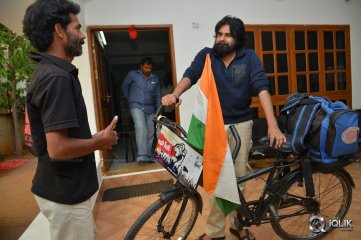 Pawan Kalyan Meets West Bengal Fan